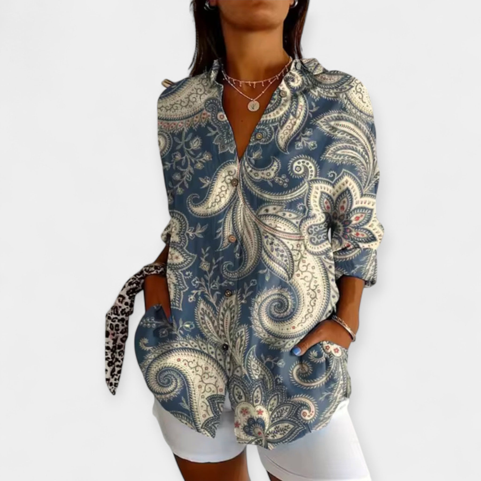 Bluza s Gumbima i Cvjetnim Uzorkom